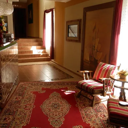 Ow Sargus Bed & Breakfast 4*
