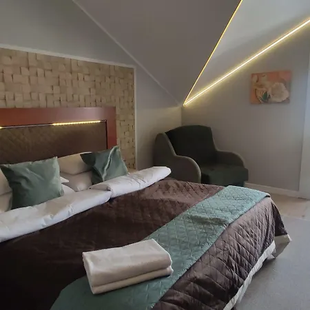 Ow Sargus Bed & Breakfast 4*